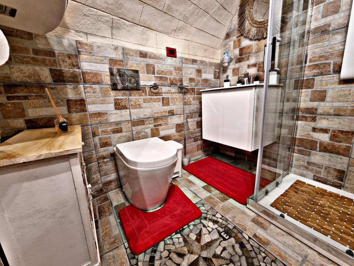 Luxury Borgo Antico Apartment Bari Exterior foto