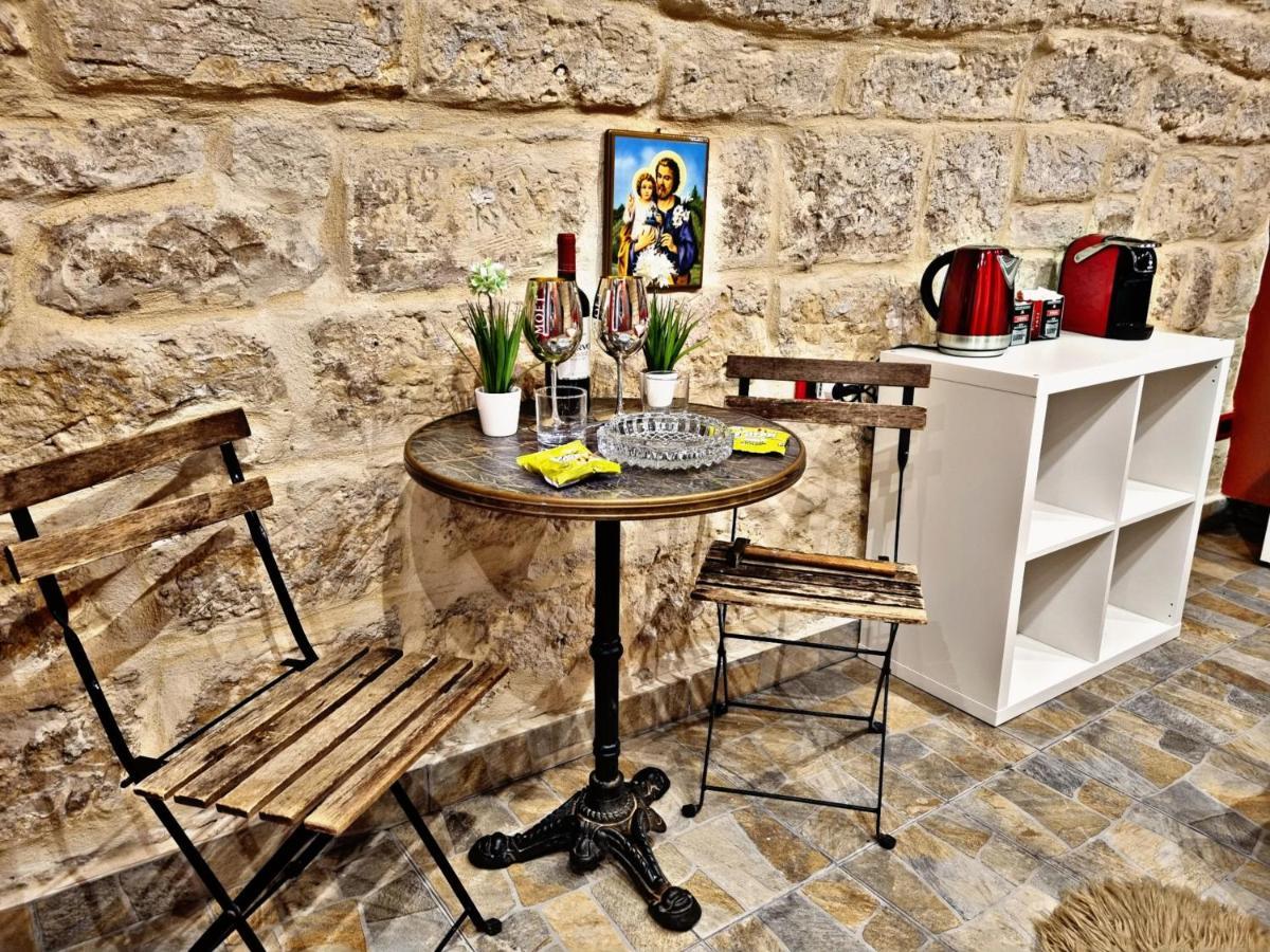 Luxury Borgo Antico Apartment Bari Exterior foto